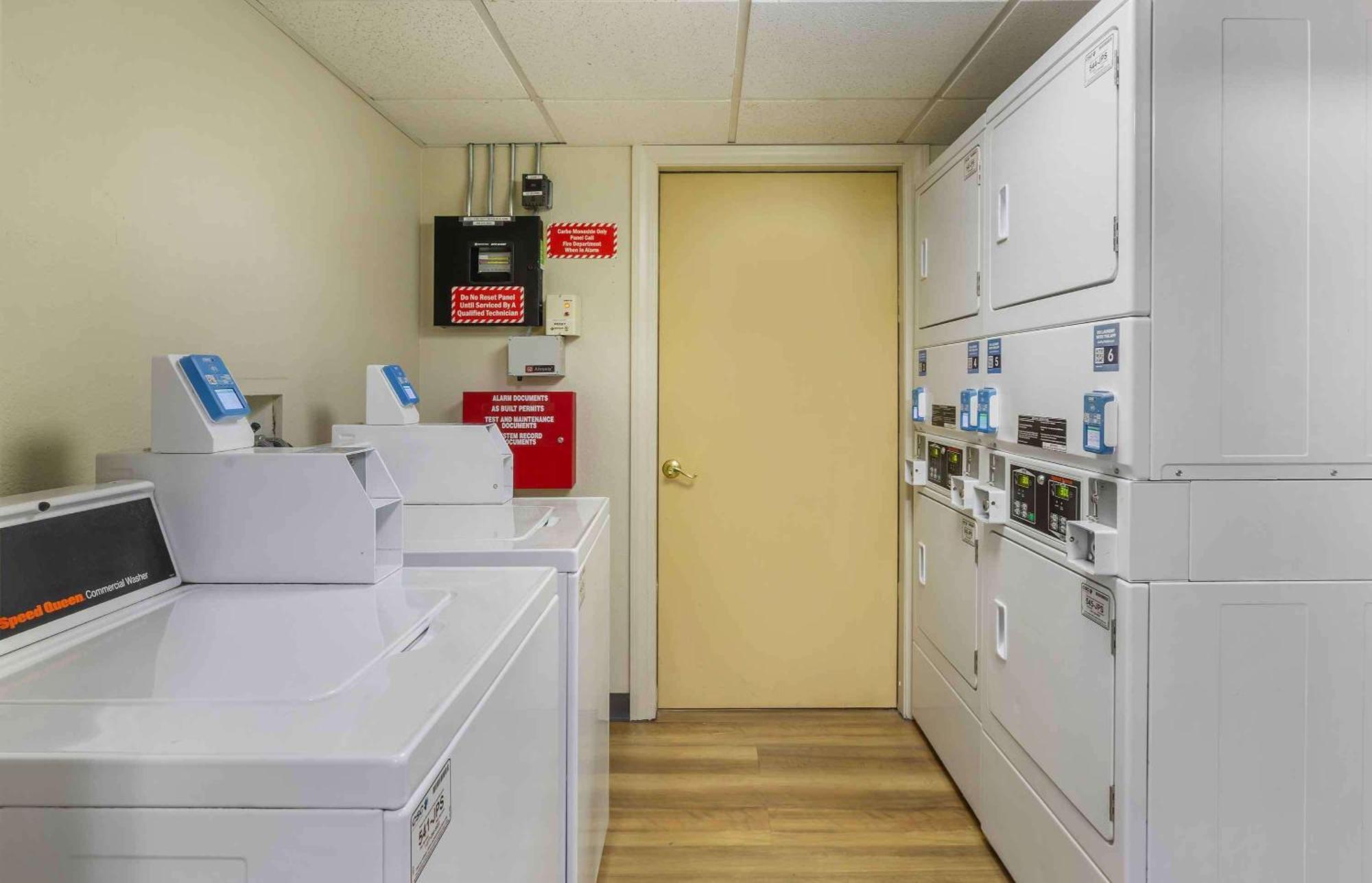 Extended Stay America Suites - Boston - Westborough - Computer Dr Экстерьер фото